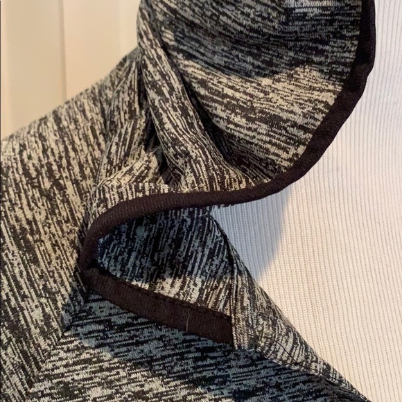 Under Armour hooded deep V long sleeve top - Picture 4 of 8